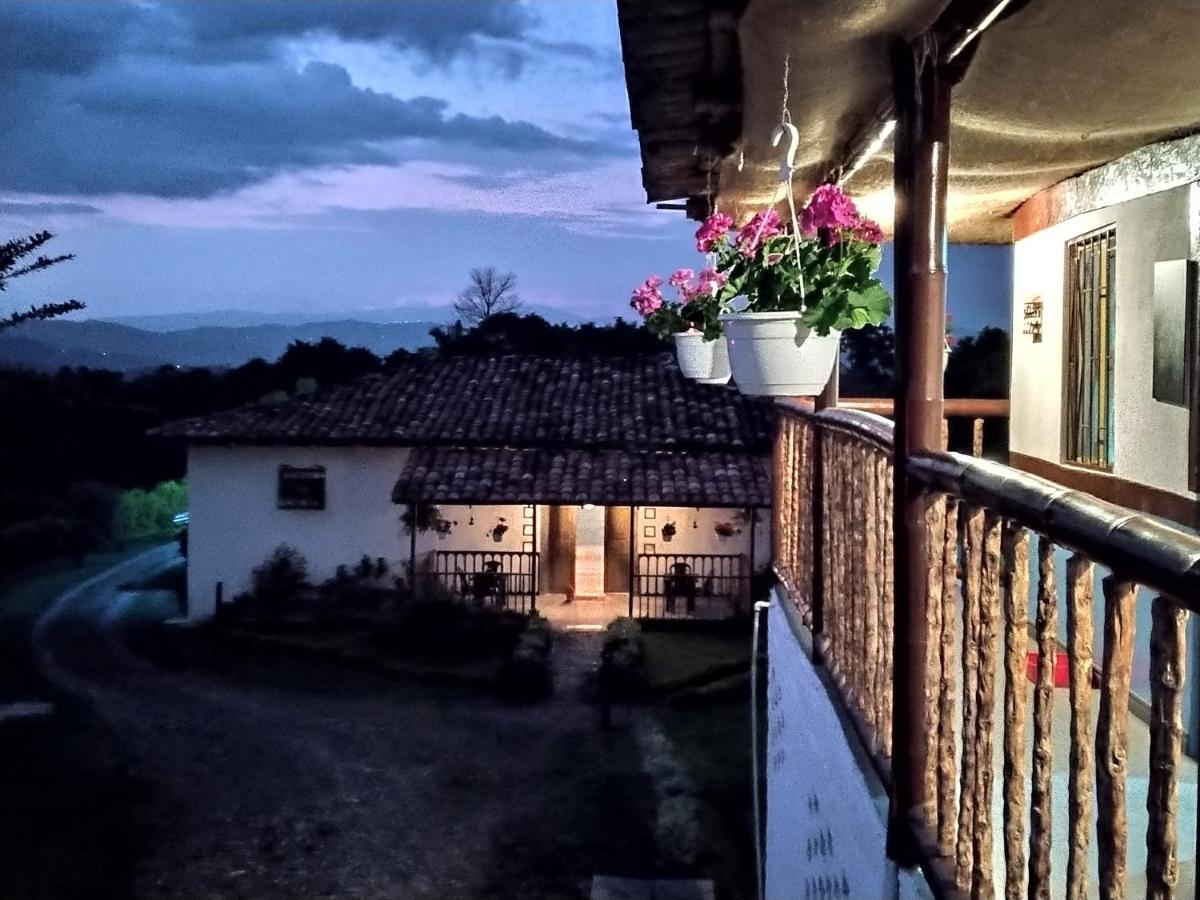 Villa Hacienda Cafetera La Gaviota à Chinchiná Extérieur photo